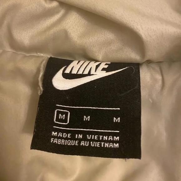 Nike Light Beige Puffer Jacket - Picture 3 of 3
